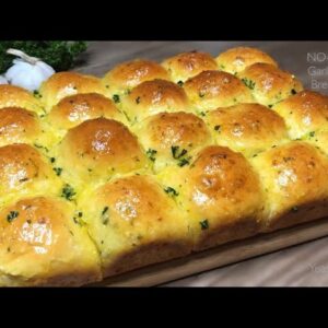 NO-KNEAD GARLIC BUTTER BREAD ROLLS | Garlic Dinner Rolls / Buns