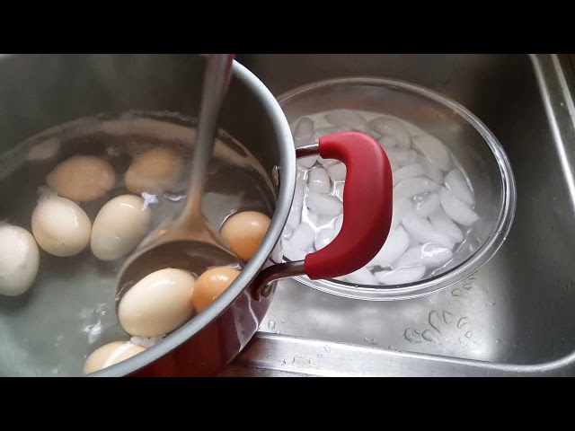 PERFECT HARD BOILED AND PEELED FARM FRESH EGGS! EVERY TIME!!