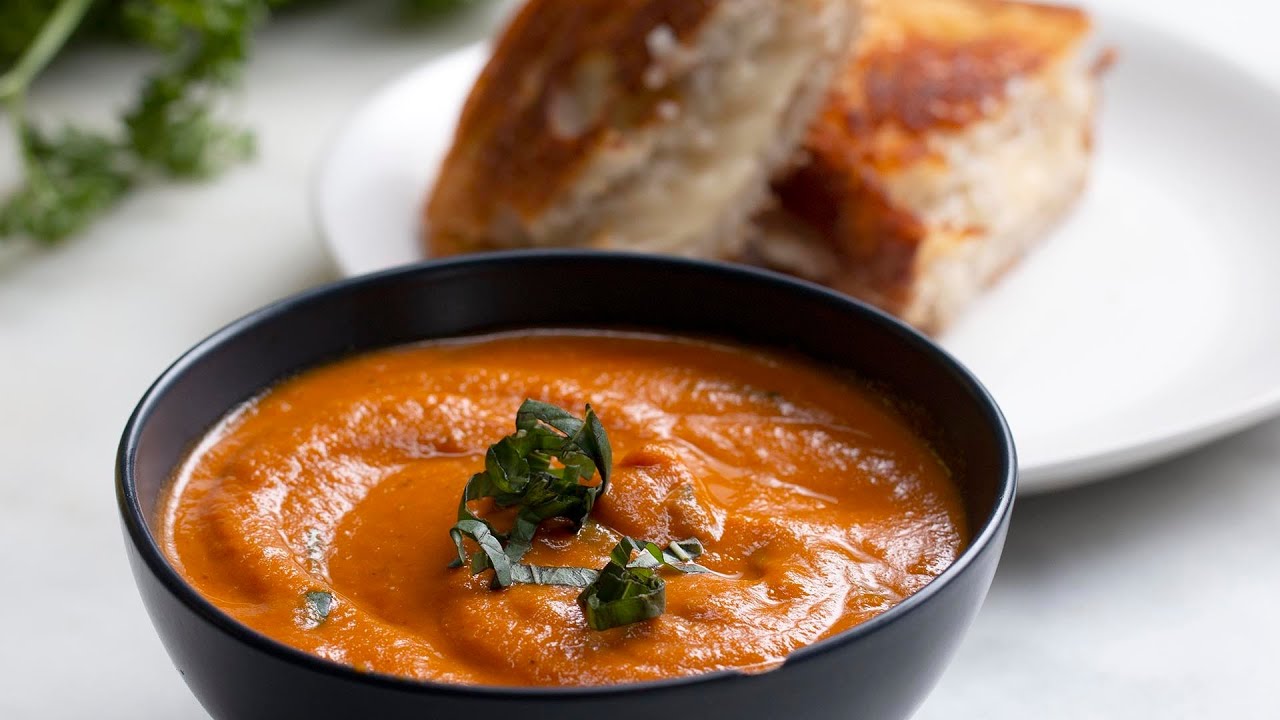 Slow-Cooker Roasted Tomato Basil Soup