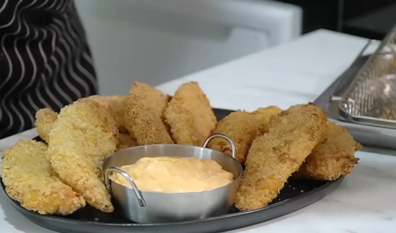 The Secret to Perfect Air-Fried Chicken Tenders with Sriracha Mayo Dipping Sauce